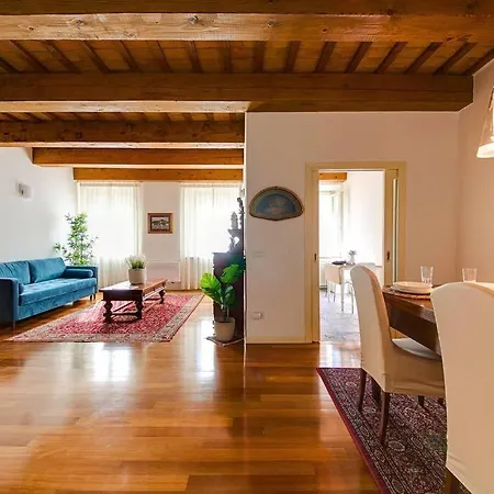 Ferienhaus Maison Anna - Relax In Casa Indipendente Con Giardino In Centro E Free Parking *